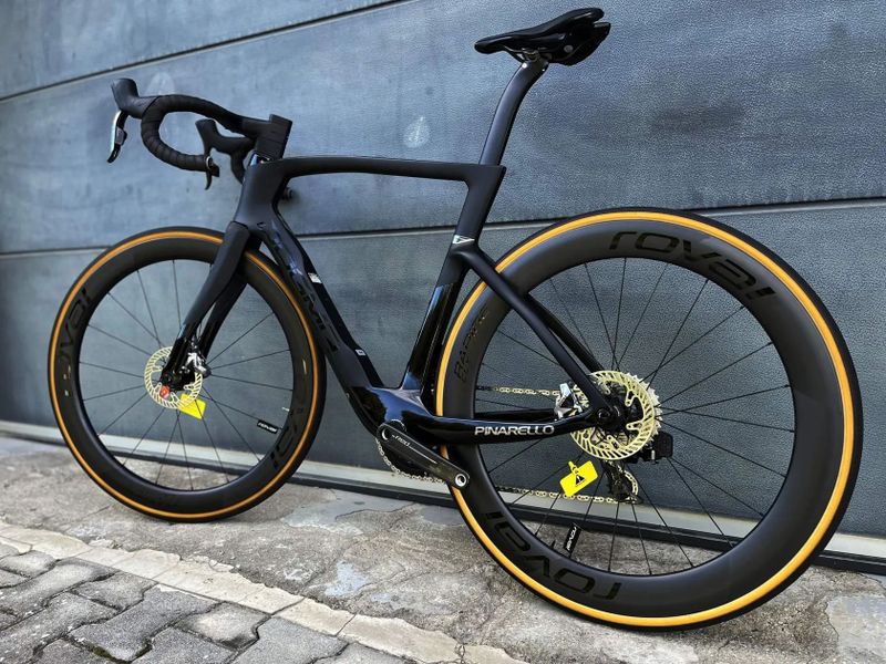 Pinarello Dogma F 2025 (NOVÉ)