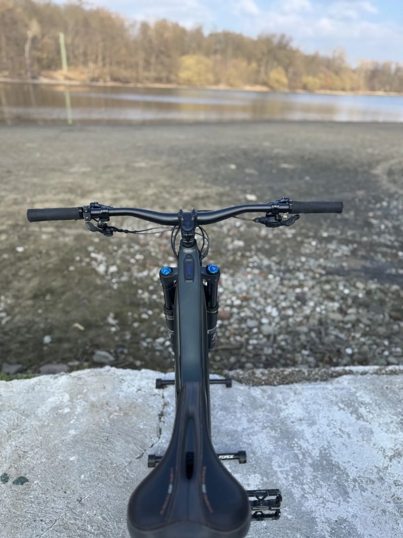 Specialized turbo levo comp 2021 2100km najeto