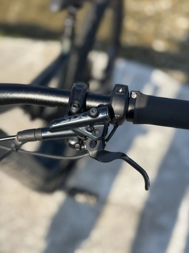 Specialized turbo levo comp 2021 2100km najeto