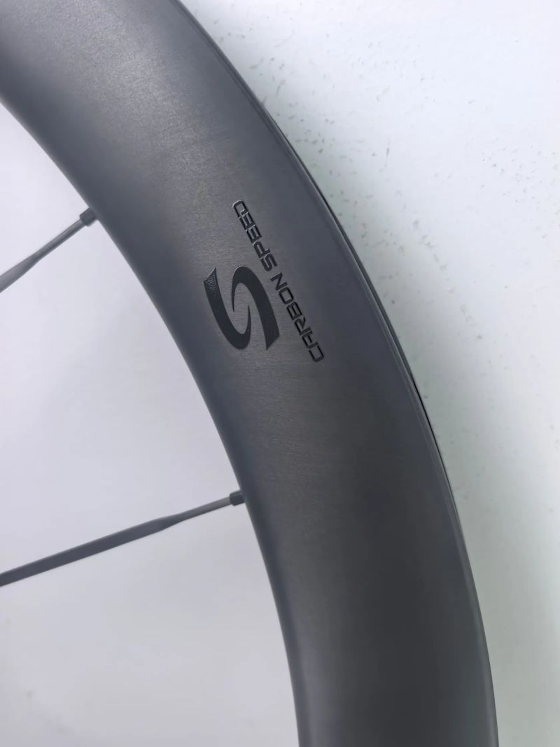 špičková kola XM Carbon Speed, 60mm / 50mm, keramická ložiska, 1215gr