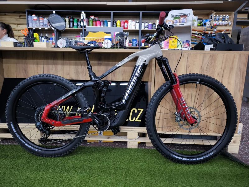 Karbon Haibike AllMtn CF SE, 750Wh, Bosch CX4, vel.S, najeto 650km, plná záruka, původně 221.999,-Kč