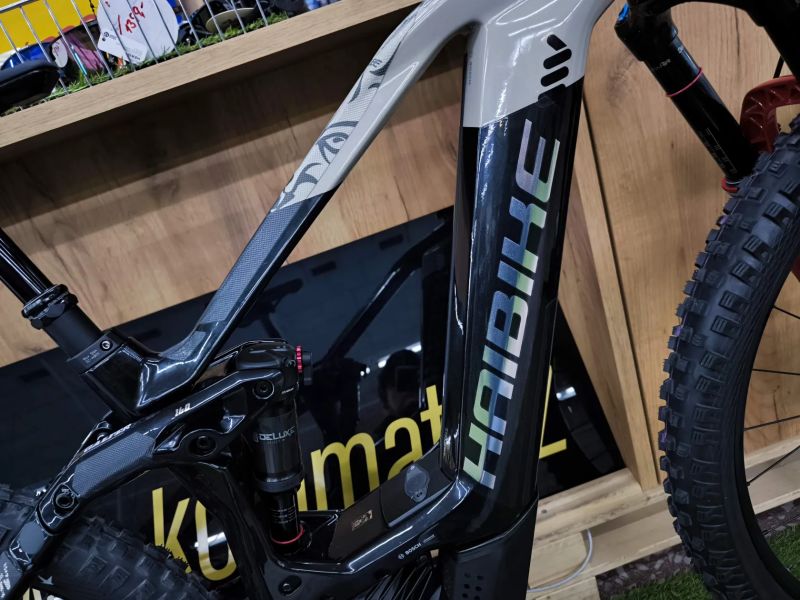 Karbon Haibike AllMtn CF SE, 750Wh, Bosch CX4, vel.S, najeto 650km, plná záruka, původně 221.999,-Kč