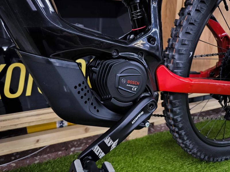 Karbon Haibike AllMtn CF SE, 750Wh, Bosch CX4, vel.S, najeto 650km, plná záruka, původně 221.999,-Kč