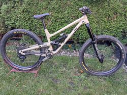 Commencal Clash