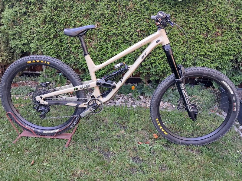 Commencal Clash