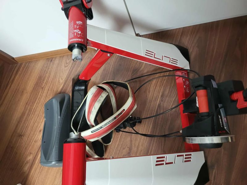 Cyklotrenažér Elite Novo Force