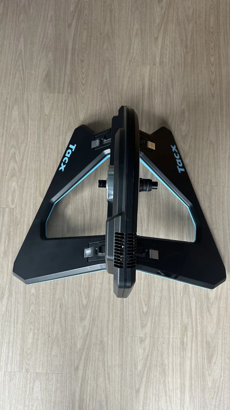 Tacx Neo 2T včetně motion plates