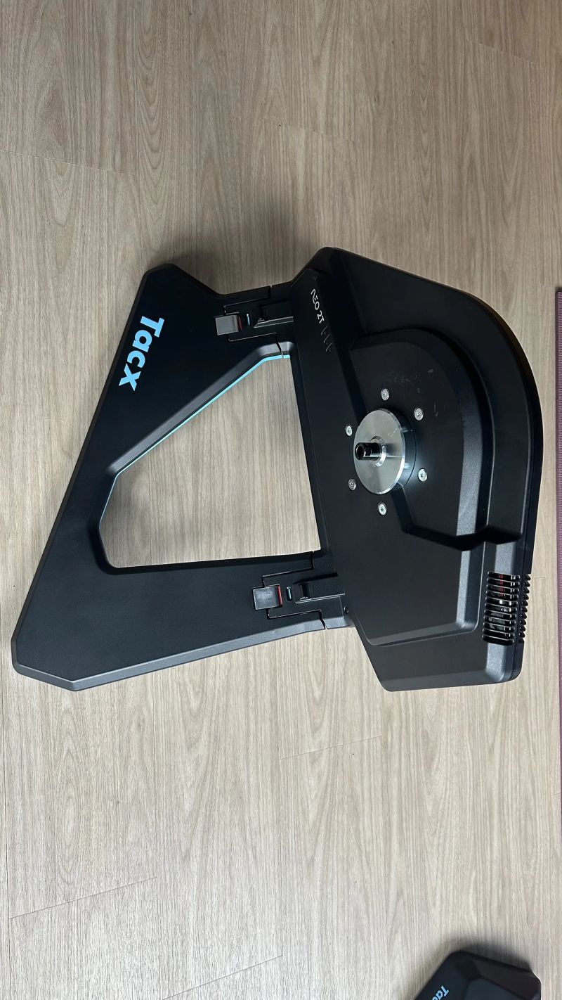 Tacx Neo 2T včetně motion plates