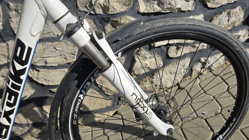 Trekove kolo Maxbike shimano deore-Po velkem servisu