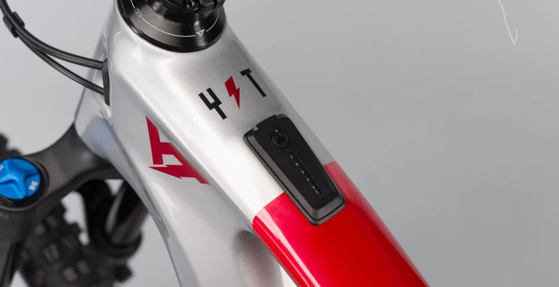 Nový YT Industries Decoy SN 29 Core 2 Reflex Red L 2025 20kg 