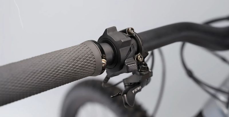 Nový YT Industries Decoy SN 29 Core 2 Reflex Red L 2025 20kg 