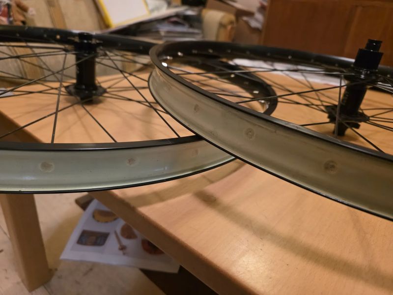 Bontrager 29 boost kola s MD35 ráfky, 6 děr kotouče, XD, Microspline