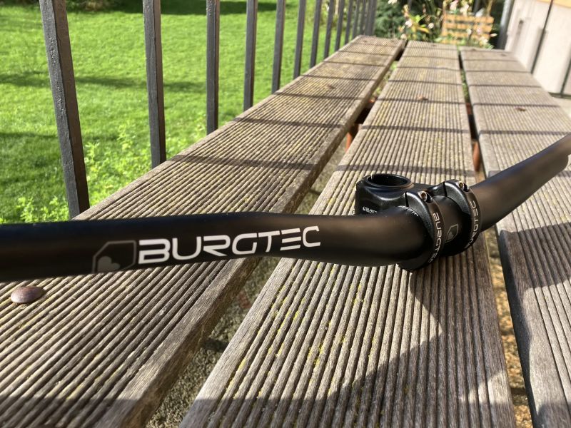 Burgtec řídítka+představec