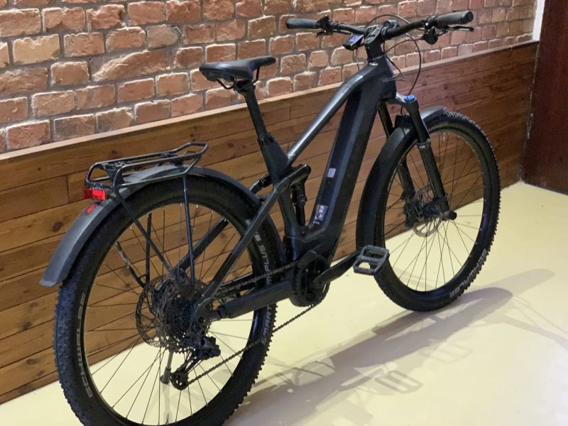 Cube Stereo Hybrid 120 Race 625.