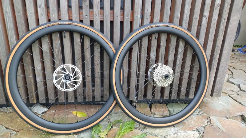 NOVÁ Silniční / Gravel karbonová kola Yishun RSL38/RLB50 – výška 38/50mm, tubeless ready, UD mat.