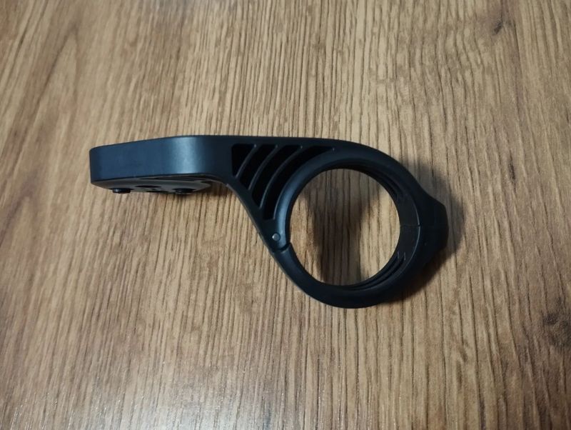 PRODÁM mix věcí - představce, pružina, držáky Garmin