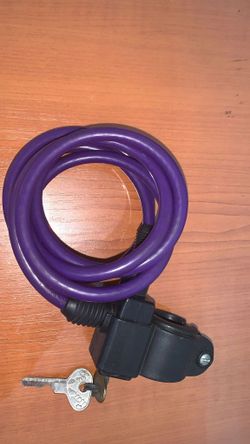 Zamek na kolo spiralovy 2 klicky + prakticky držák na rám kola
