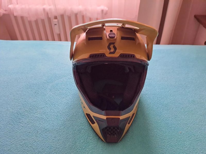 Scott Nero Plus MIPS (M 57-58cm)
