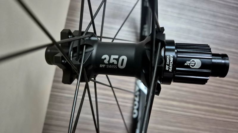 DT Swiss XR 1700 Spline Boost IS 6 děr 29" microspline - NOVÁ