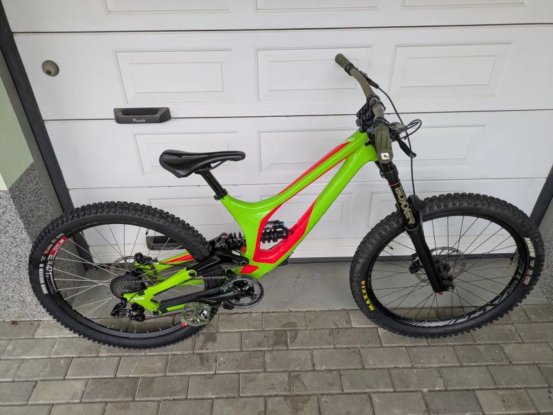 Specialized Demo 8 (2017) DH kolo 