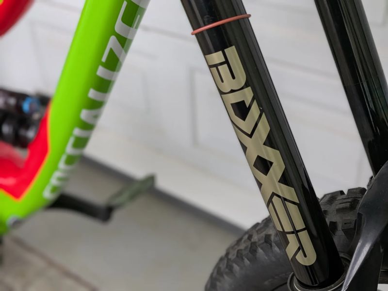 Specialized Demo 8 (2017) DH kolo 