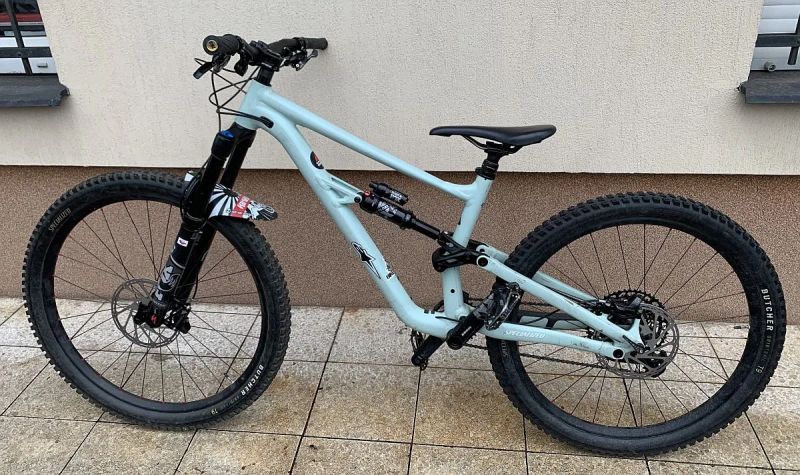 Prodám zánovní Specialized Status 160 velikost S3 M