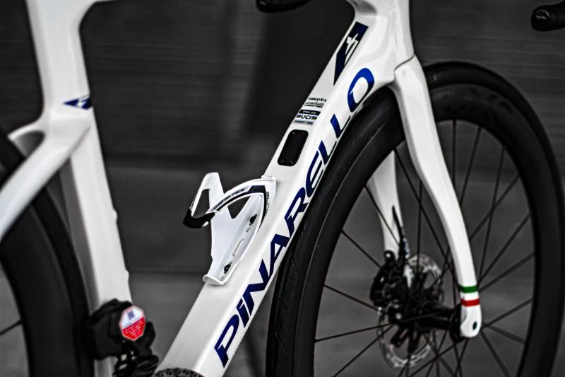 Pinarello F 2024, Sram Force AXS E1 2x12, DXC Carbon