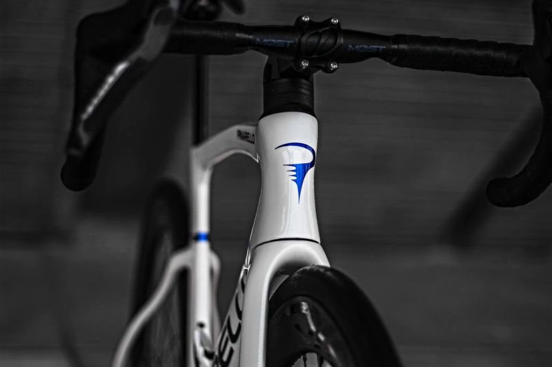 Pinarello F 2024, Sram Force AXS E1 2x12, DXC Carbon