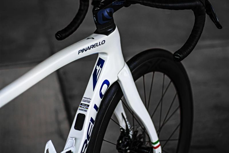 Pinarello F 2024, Sram Force AXS E1 2x12, DXC Carbon