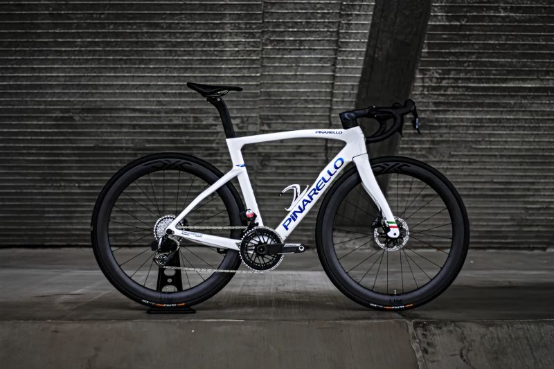 Pinarello F 2024, Sram Force AXS E1 2x12, DXC Carbon