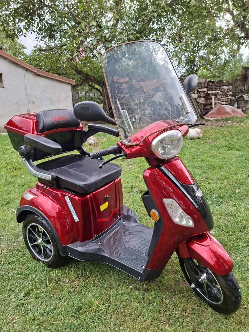 Selvo 31000, tříkolka pro seniory, v záruce do 1/2026, červená barva