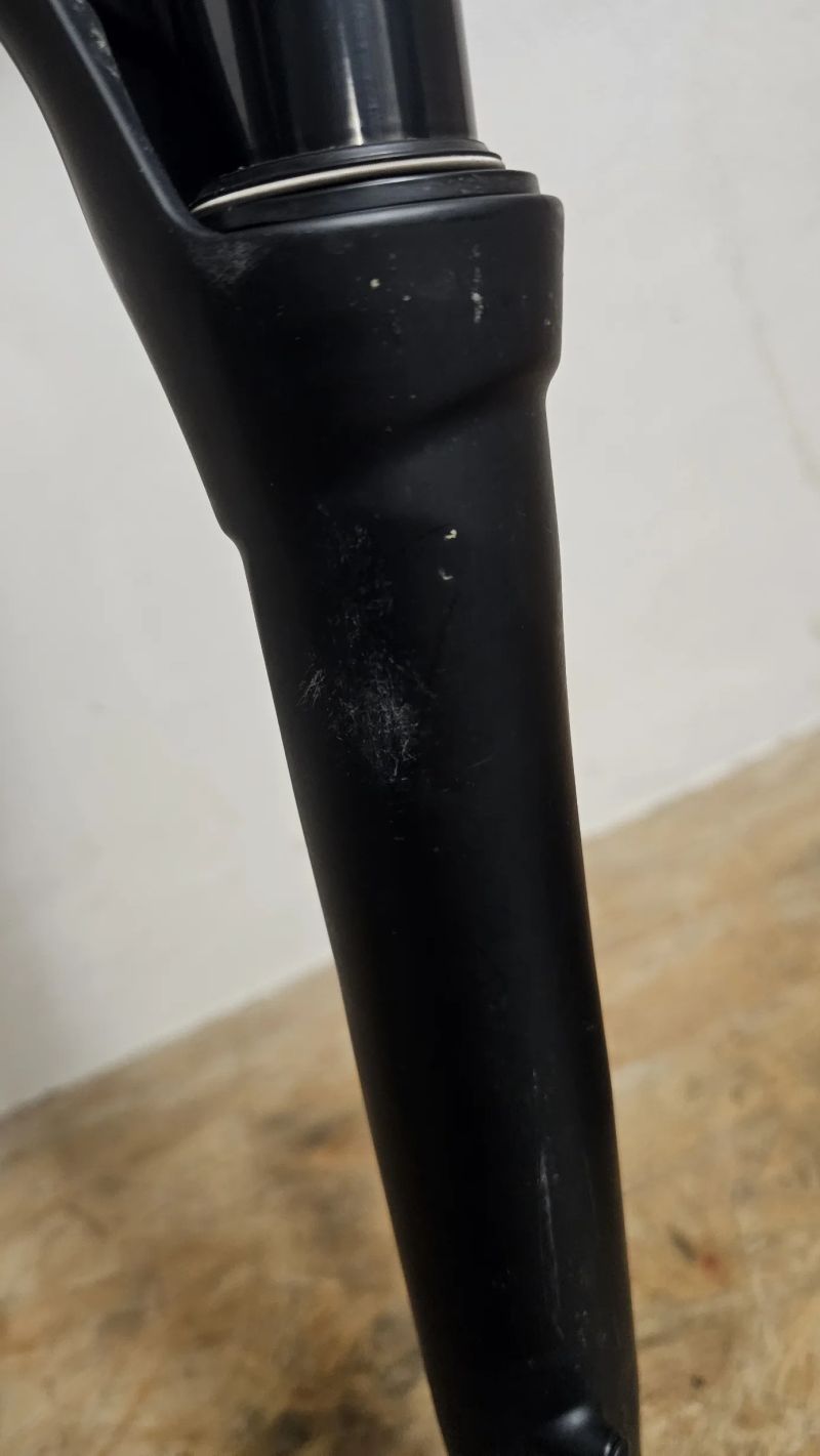 Odpružená vidlice RST VIBE AIR TnL 130 mm