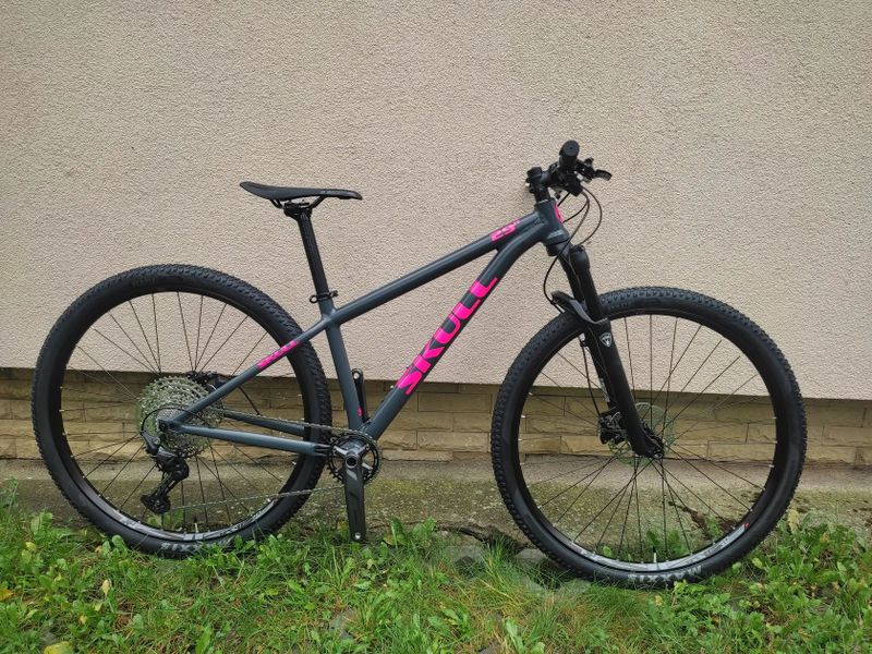 Rezervace RB CR 15", vidlice Manitou Markhor air, Shimano Deore 1x12, BOOST pevné osy