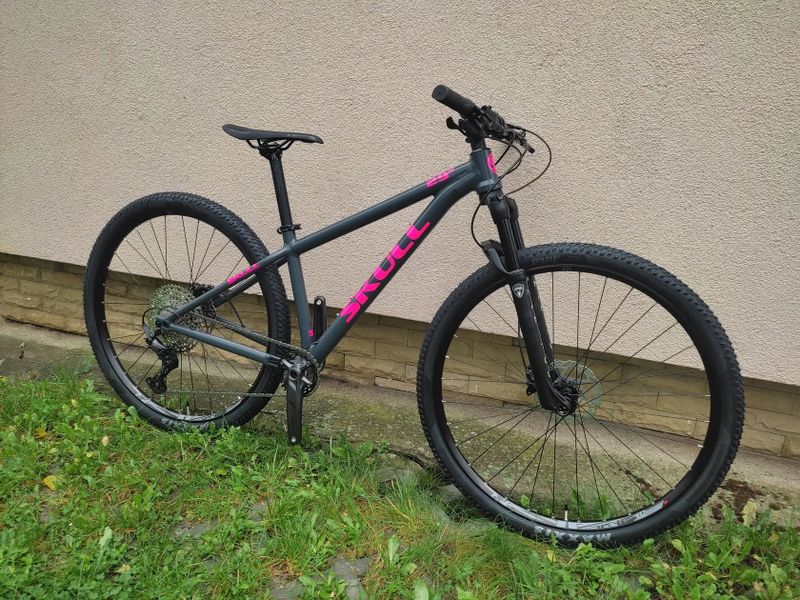 Rezervace RB CR 15", vidlice Manitou Markhor air, Shimano Deore 1x12, BOOST pevné osy