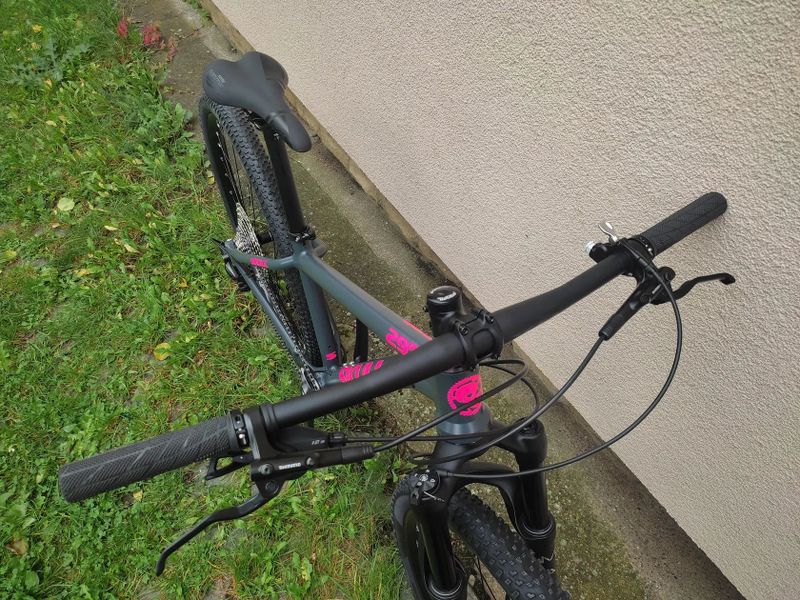 Rezervace RB CR 15", vidlice Manitou Markhor air, Shimano Deore 1x12, BOOST pevné osy