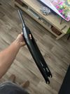 Pevná karbonová vidlice 27,5”