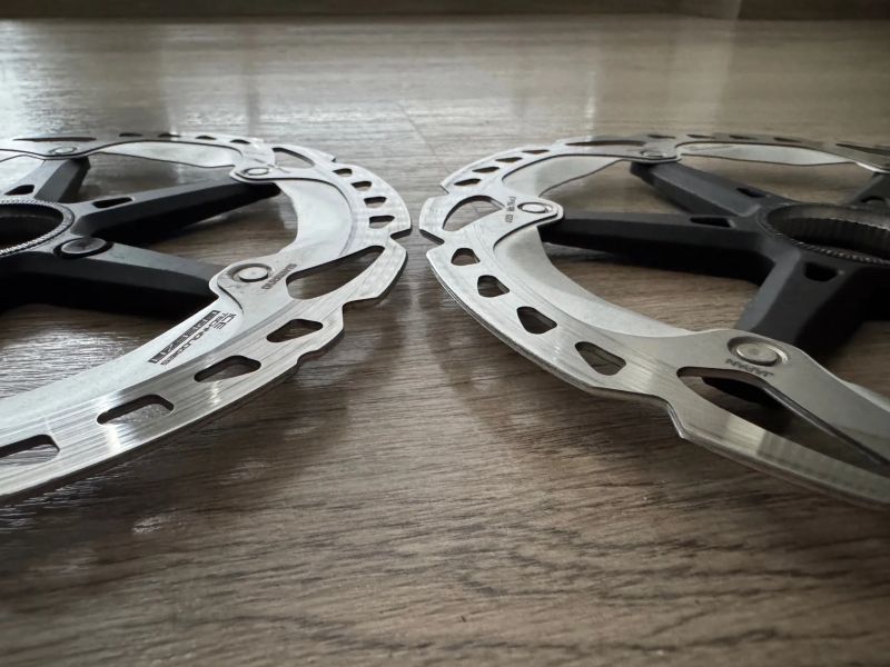 Prodám brzdové kotouče Shimano RT-EM810-L pro elektrokola, 203 mm, Center Lock