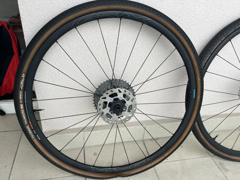 Shimano WH-RX570 + kotouče, pláště a kazeta