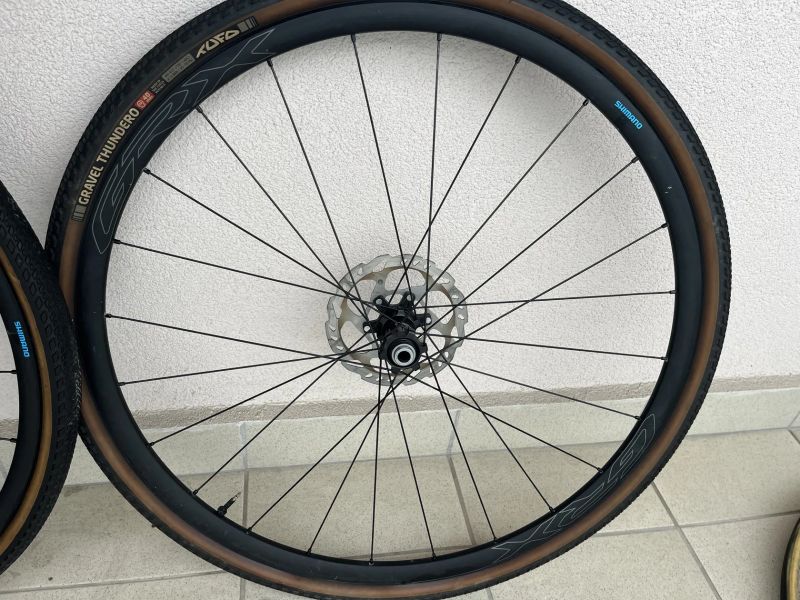 Shimano WH-RX570 + kotouče, pláště a kazeta
