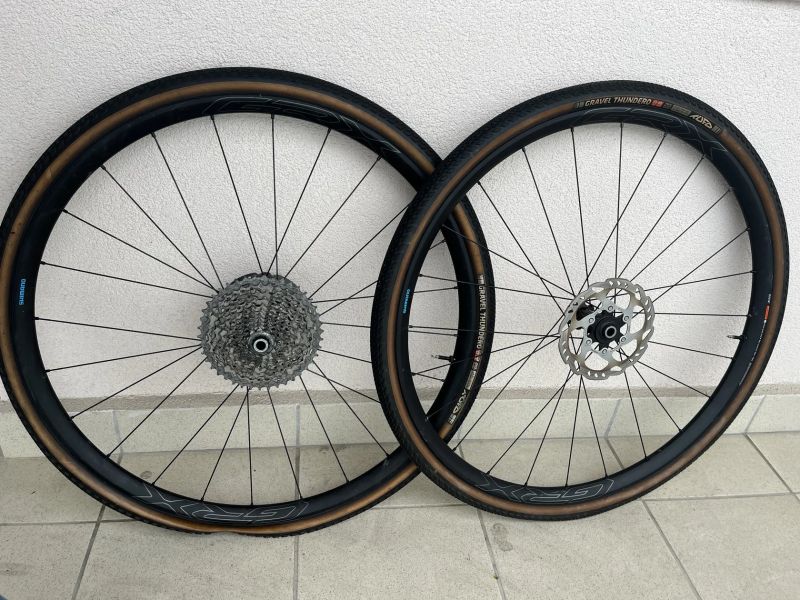 Shimano WH-RX570 + kotouče, pláště a kazeta