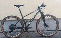 Canyon Exceed CF SL 7.0 (2020) – velikost M, karbonova kola Raynolds, 10kg, 1500km, PC: 75000Kc