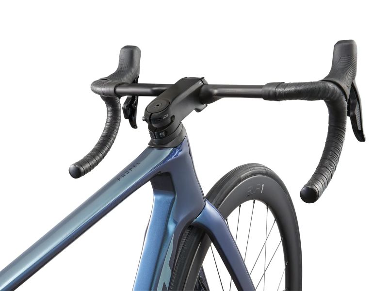 GIANT Propel Advanced Pro 0 2025 – závodní aero silnička - NOVÁ