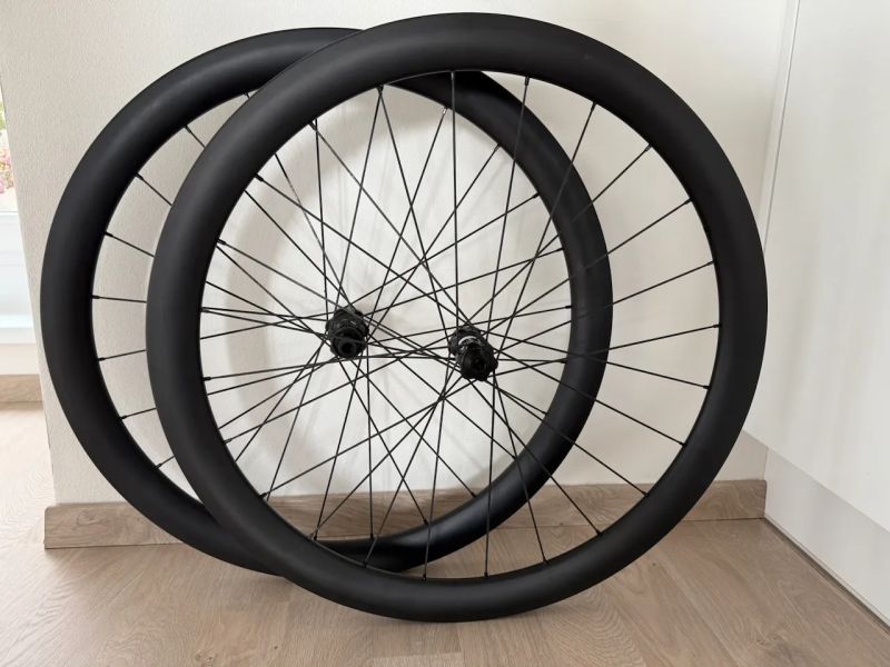 Silniční/Gravel karbonová kola 45mm DT Swiss