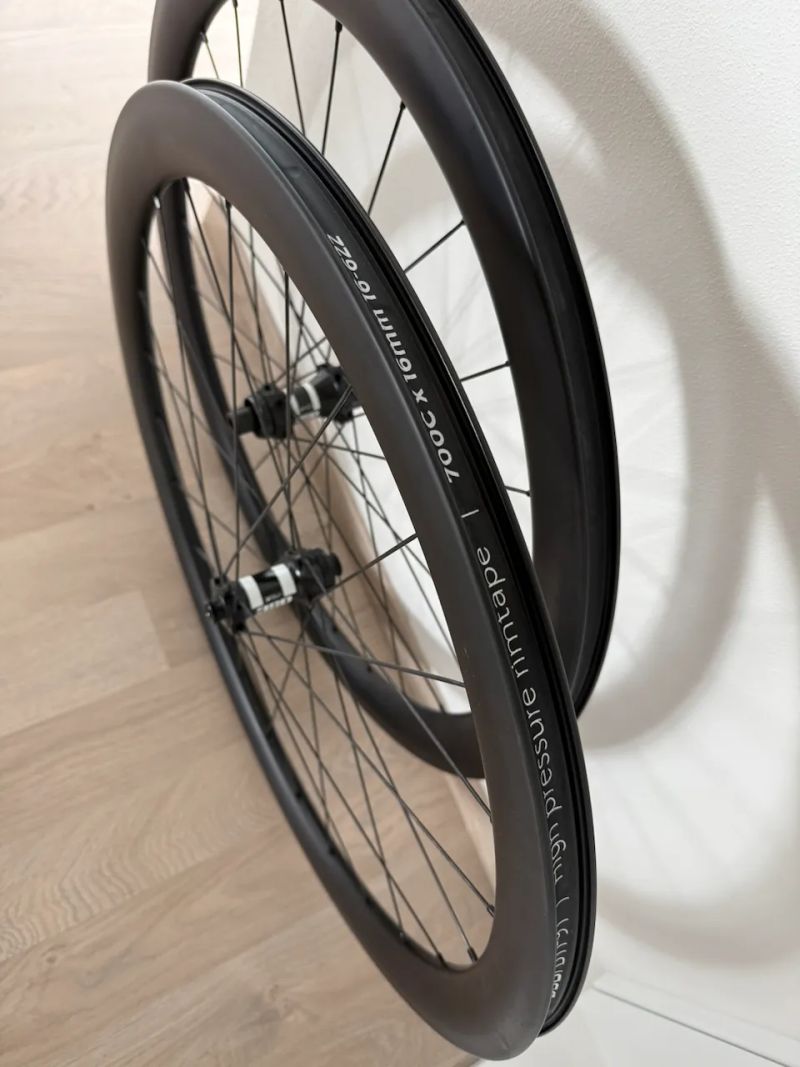 Silniční/Gravel karbonová kola 45mm DT Swiss