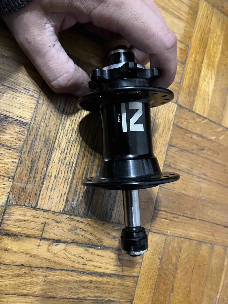 Novatec zadní náboj - D042SB