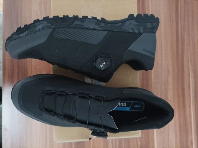 Shimano ET7 velikost 44 ,27,8cm cena včetně poštovného 