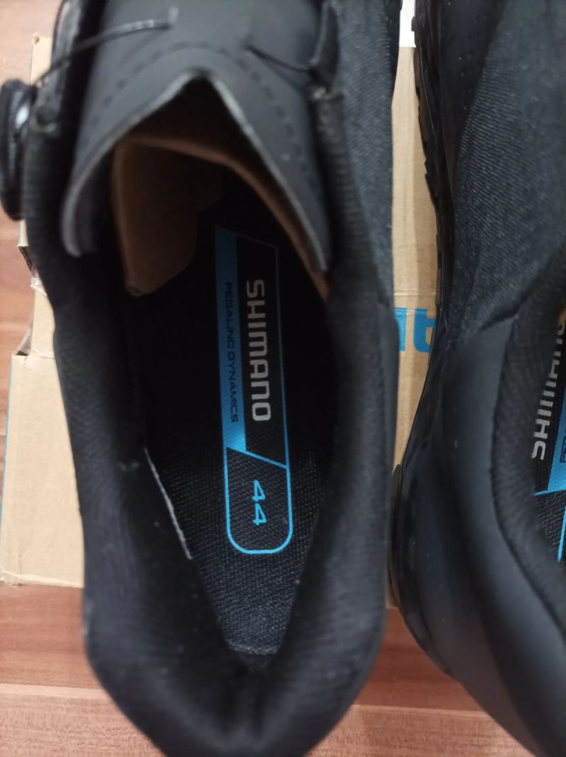 Shimano ET7 velikost 44 ,27,8cm cena včetně poštovného 