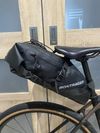 Podsedlová brašna Bontrager Adventure Saddle objem 9 litrů