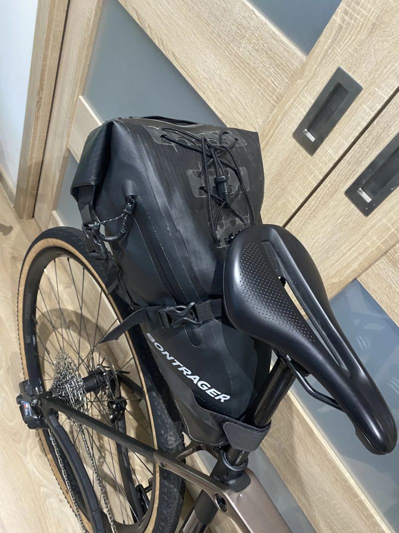 Podsedlová brašna Bontrager Adventure Saddle objem 9 litrů