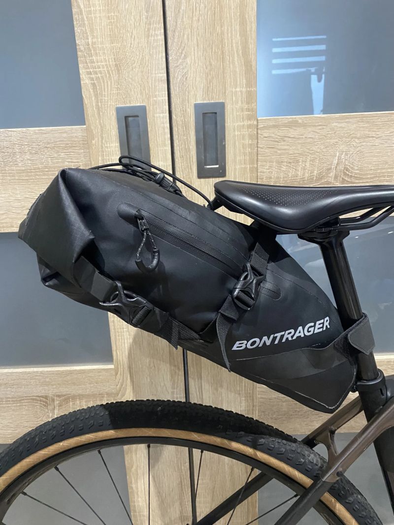 Podsedlová brašna Bontrager Adventure Saddle objem 9 litrů